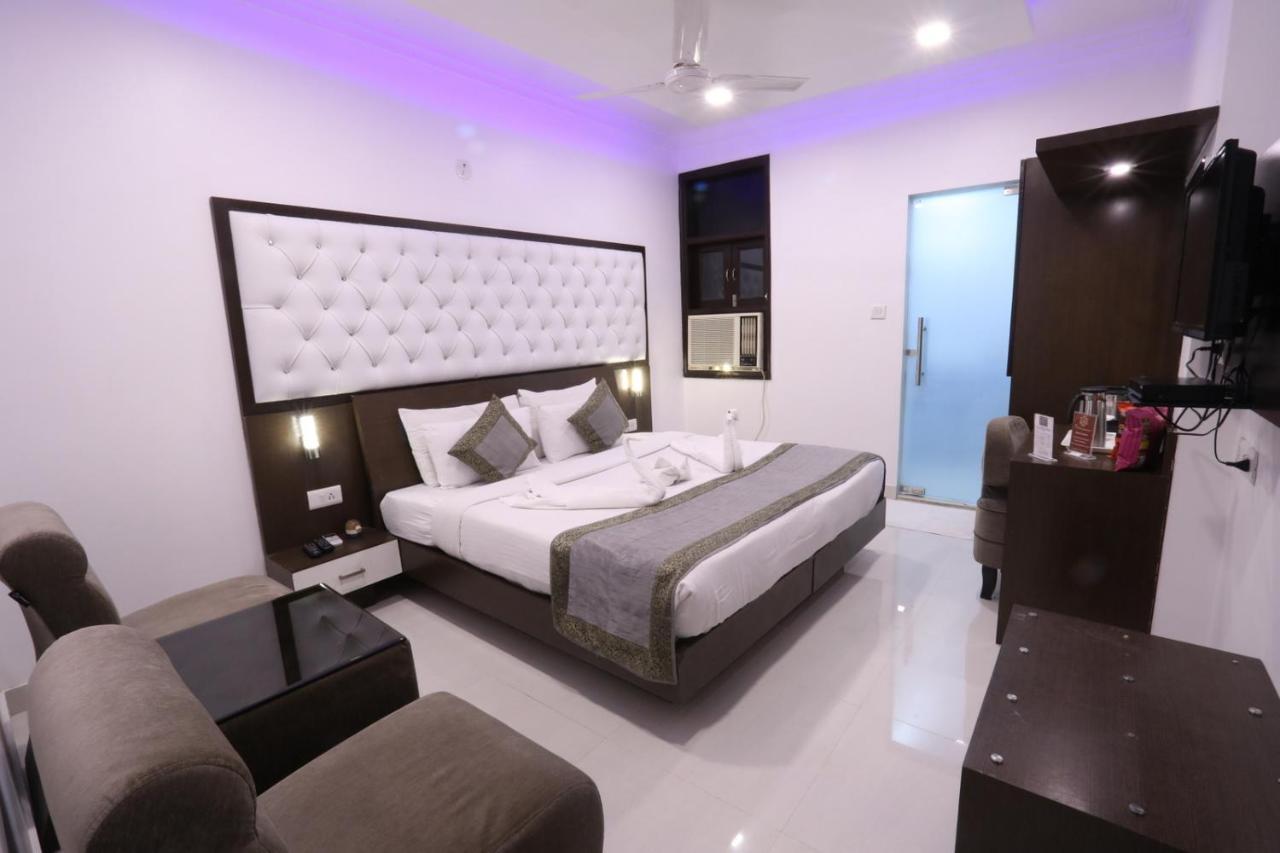 דלהי Hotel Surya International מראה חיצוני תמונה