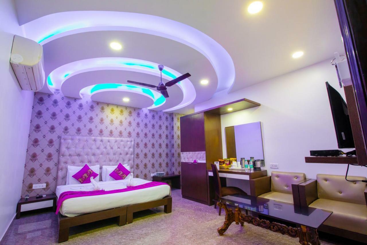 דלהי Hotel Surya International מראה חיצוני תמונה