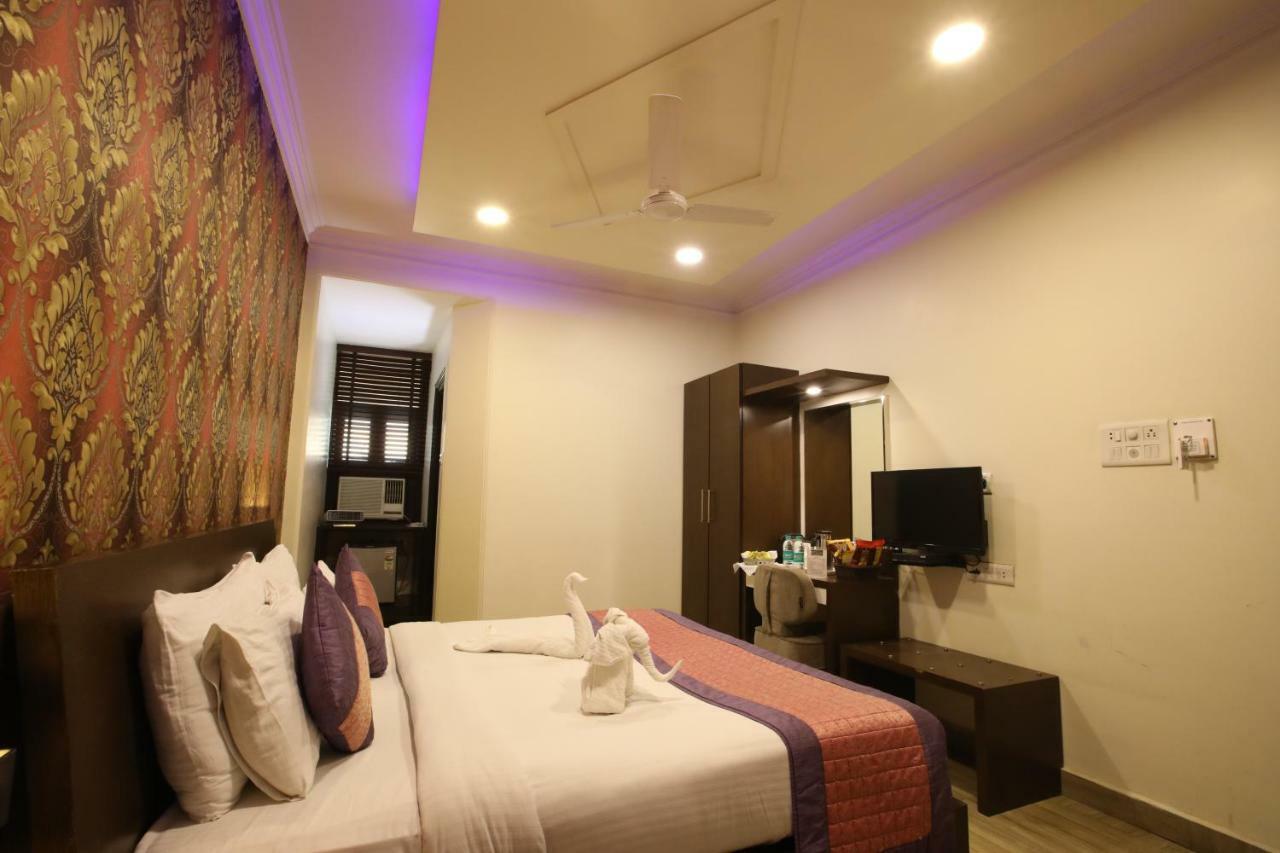 דלהי Hotel Surya International מראה חיצוני תמונה